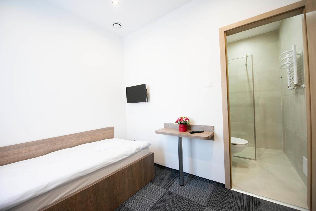 Hostel SMS Bydgoszcz Buitenkant foto