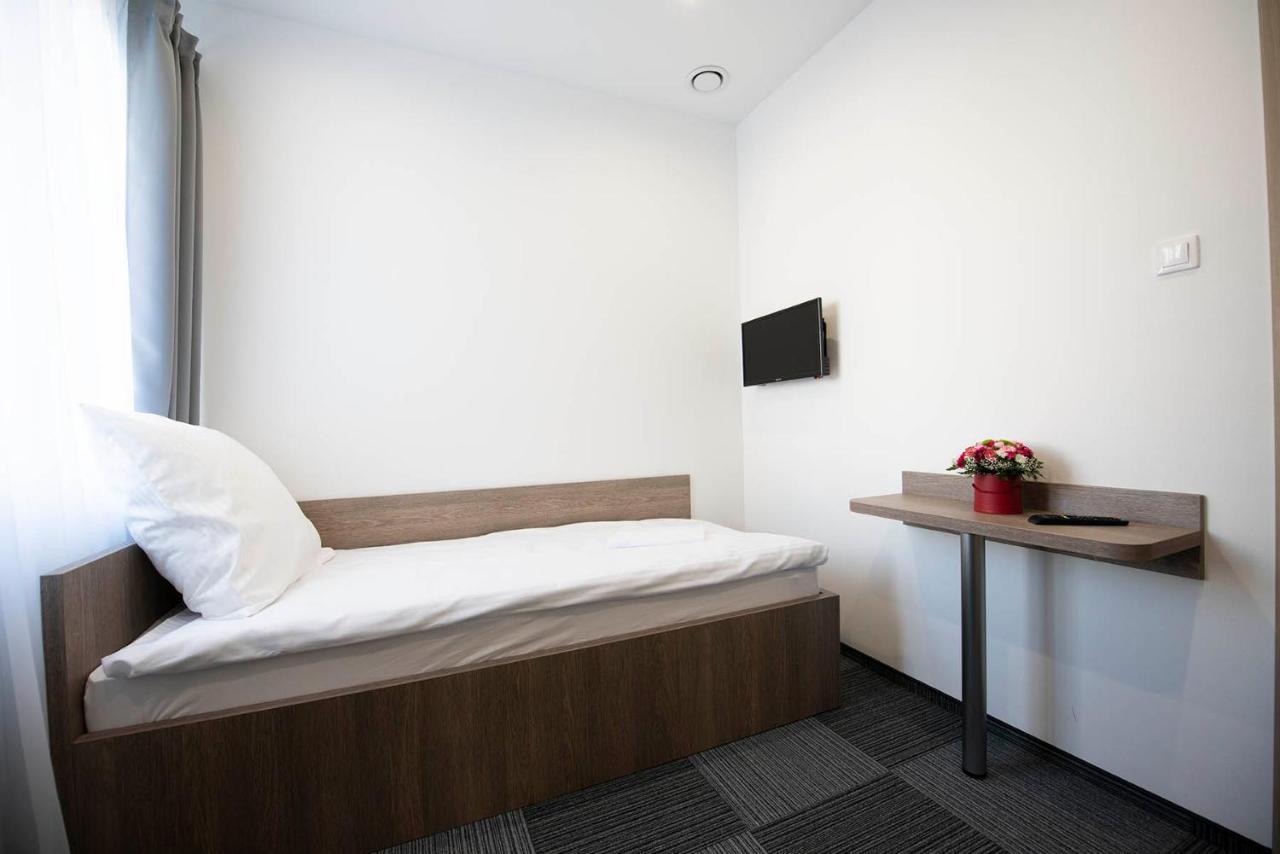 Hostel SMS Bydgoszcz Buitenkant foto